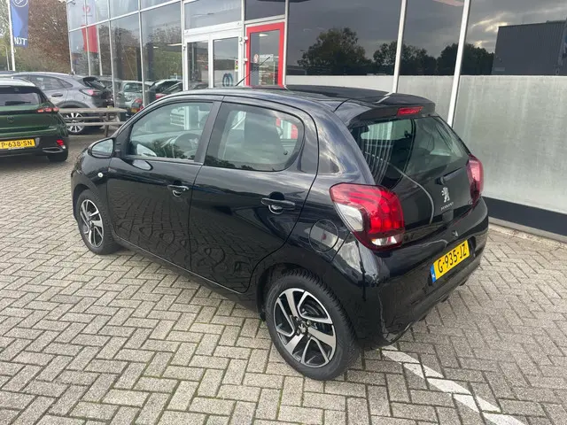 Peugeot 108 1.0 e-VTi Allure / navigatie 2019 Benzine 21