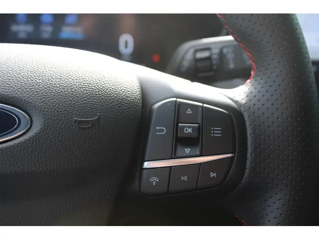 Ford Kuga 2.5 PHEV ST-Line X 2025 Hybride Benzine 15