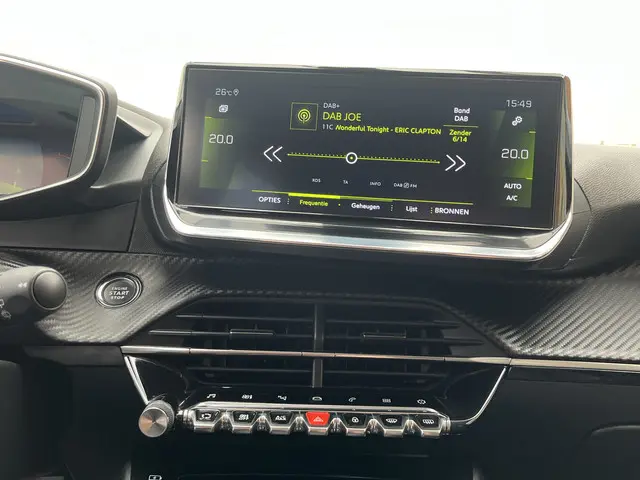 Peugeot 2008 PureTech 100 Allure 2021 Benzine 11