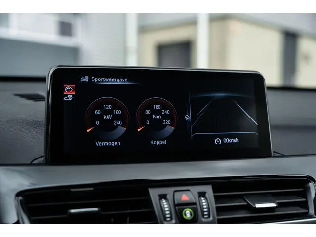BMW X1 sDrive20i Centennial Executive 2016 Benzine 29