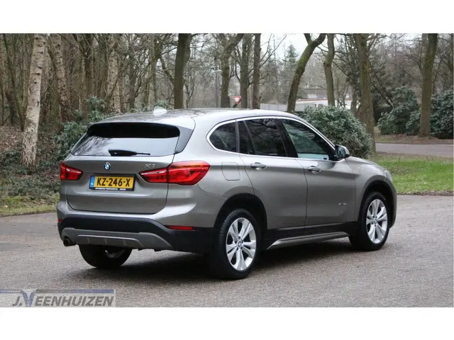 BMW X1 sDrive18i Centennial High Executive 2017 Benzine 7