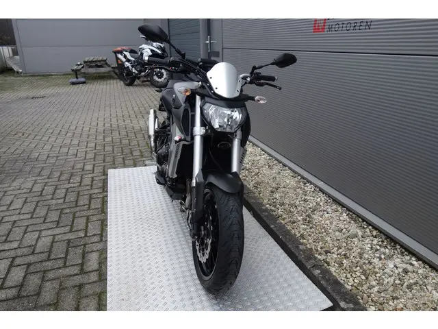 Yamaha MT 09 ABS 2014 Benzine 4