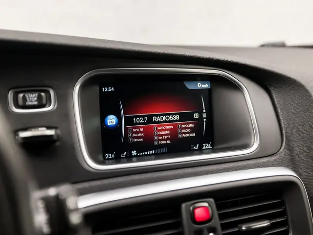 Volvo V40 2.0 D2 R-Design 2016 Diesel 24