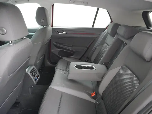 Volkswagen Golf 1.0 eTSI Life 2021 Hybride Benzine 20