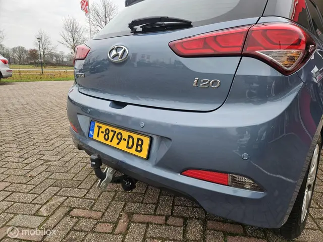 Hyundai i20 1.4i i-Vision 2015 Benzine 9