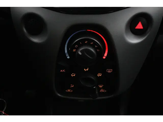 Toyota Aygo 1.0 VVT-i x-cite 2019 Benzine 7