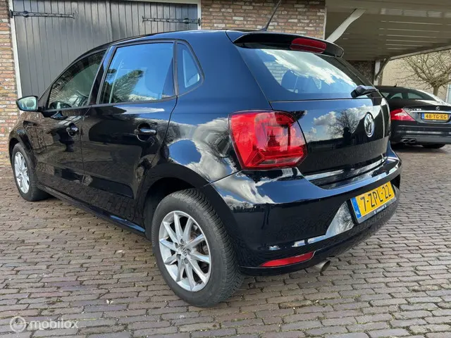 Volkswagen Polo 1.2 TSI Comfortline 2015 Benzine 4