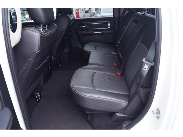 Dodge Ram 1500 5.7 V8 4x4 Crew Cab 5'7 Rebel 2019 Benzine 34