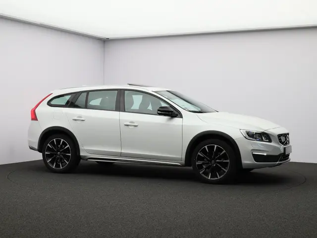 Volvo V60 Cross Country 2.0 T5 Polar+ 2018 Benzine 22