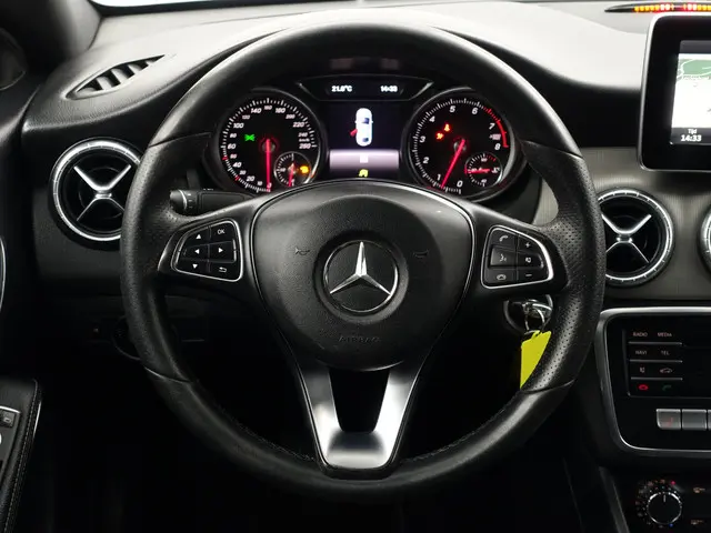 Mercedes-Benz CLA 180 AMG Edition Plus- 2016 Benzine 14