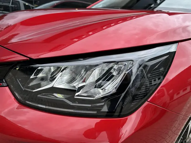 Peugeot 208 1.2 Turbo 100 PK Allure 2025 Benzine 15