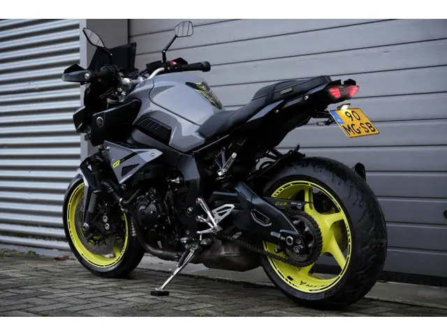 Yamaha MT 10 ABS 2016 Benzine 18
