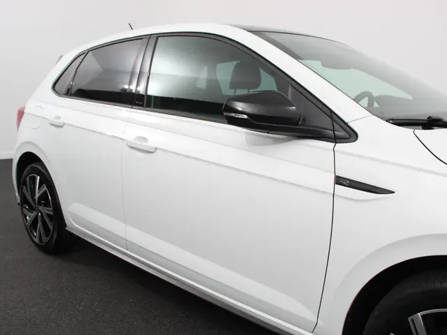 Volkswagen Polo 1.0 TSI R-Line DSG 2023 Benzine 12