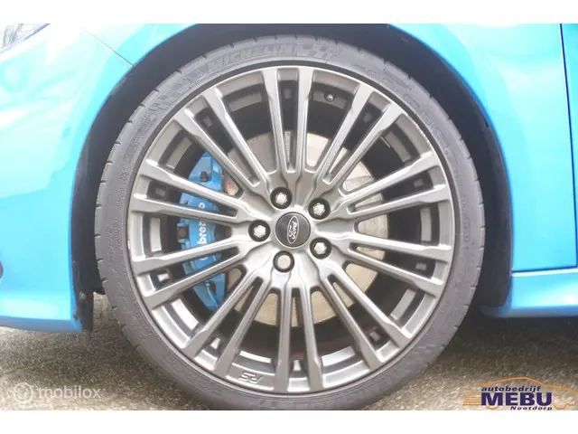 Ford Focus 2.3 RS /1e eigenaar/zeer nette auto 2016 Benzine 8
