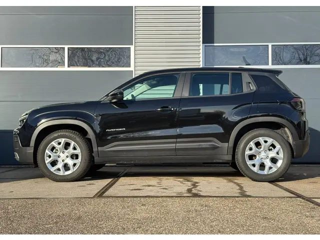 Jeep Avenger 1.2 Altitude 2024 Benzine 2