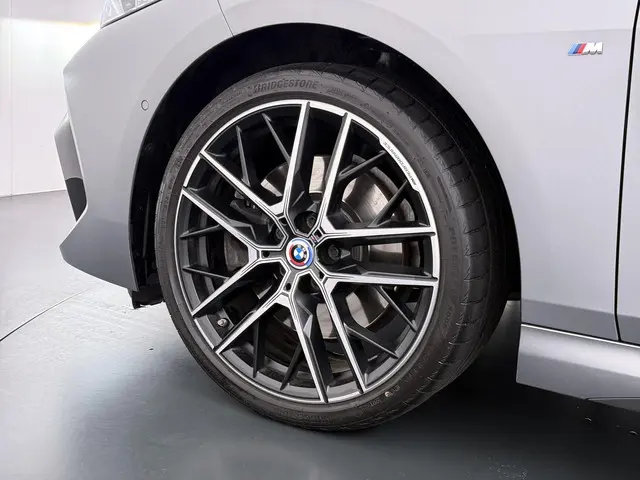 BMW 2 Serie Gran Coupé 220i 2023 Benzine 12