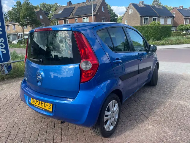 Opel Agila 1.2 Edition 2012 Benzine 4