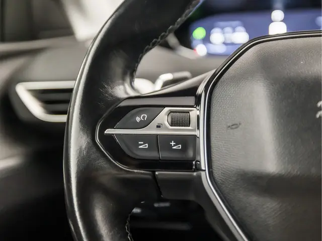 Peugeot 3008 1.2 PureTech GT-Line Sport 2018 Benzine 19