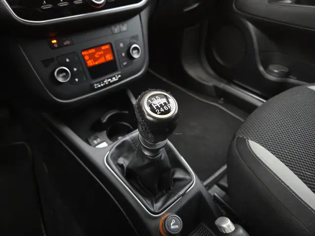 Fiat Punto Evo 0.9 TwinAir 2013 Benzine 29