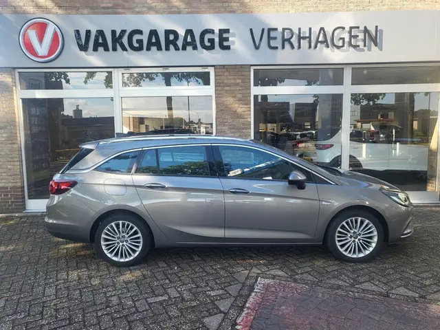 Opel Astra Sports Tourer 1.4 Innovation 2016 Benzine 2