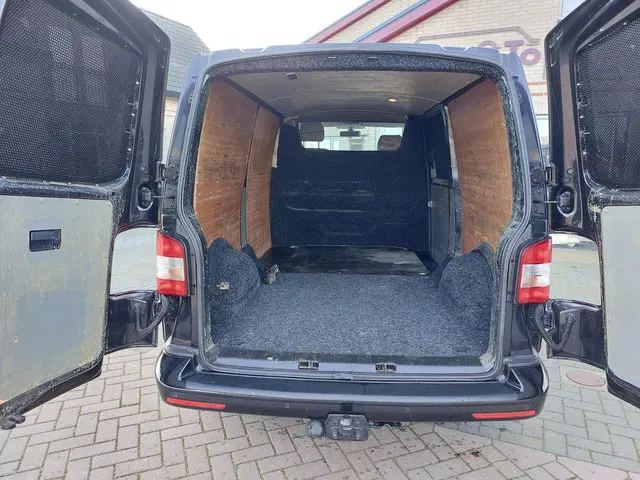 Volkswagen Transporter 2.0 TDI L2H1 2014 Diesel 30