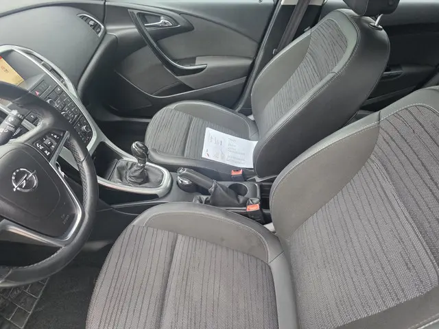 Opel Astra 1.4 Turbo Design Edition 2014 Benzine 15