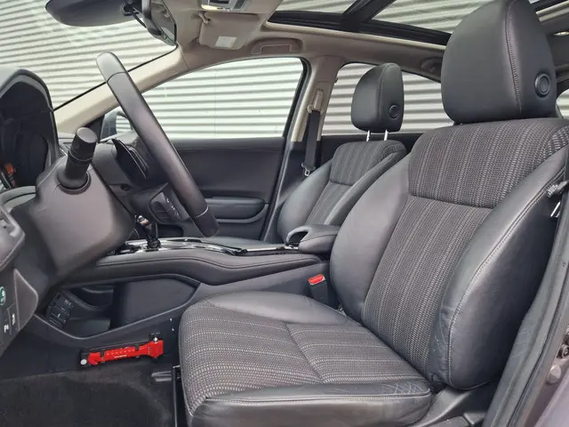 Honda HR-V 1.5 i-VTEC Executive 2016 Benzine 4