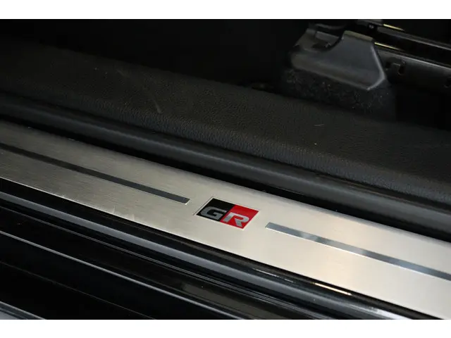 Toyota Yaris 1.6 GR Premium, 1ste eigenaar 2022 Benzine 22