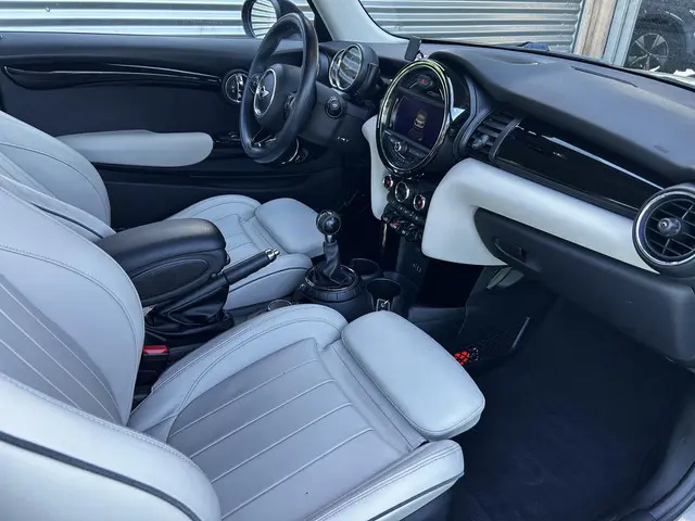 MINI Cooper Mini 1.5 First Born Edition 2014 Benzine 9