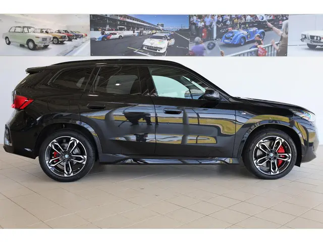 BMW X1 xDrive23i 2024 Benzine 3
