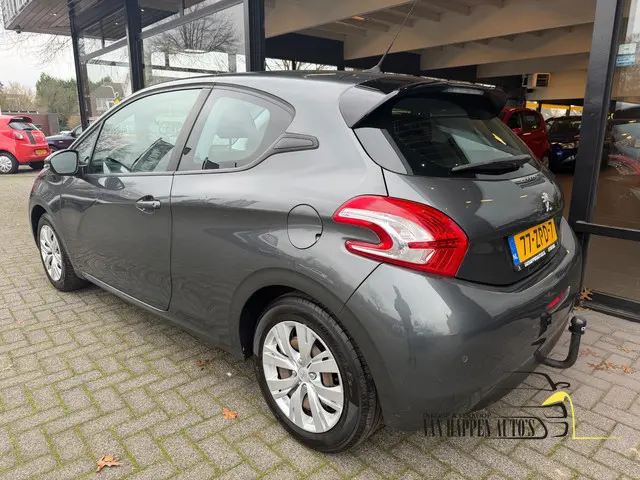 Peugeot 208 1.2 VTi Envy / apk 12-2026 2013 Benzine 19