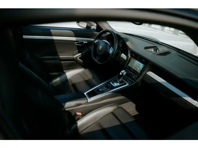 Porsche 911 3.8 Carrera S 2013 Benzine 11