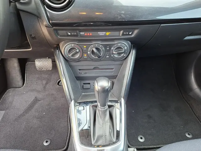 Mazda 2 1.5 Skyactiv-G Skylease+ 2015 Benzine 11