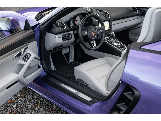 Porsche 718 Boxster S 2023 Benzine 4