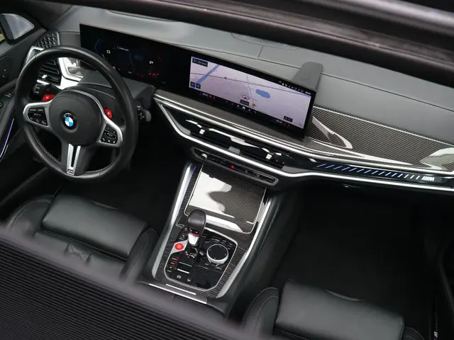 BMW X5 M Competition 2025 Benzine 19