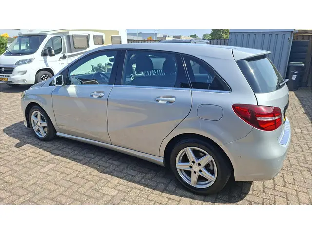 Mercedes-Benz B-Klasse 180 2015 Benzine 6
