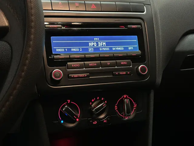 Volkswagen Polo 1.2 TSI Highline 2012 Benzine 12