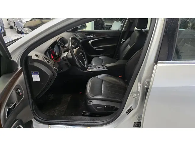 Opel Insignia 2.8 T Cosmo 4x4 2012 Benzine 13