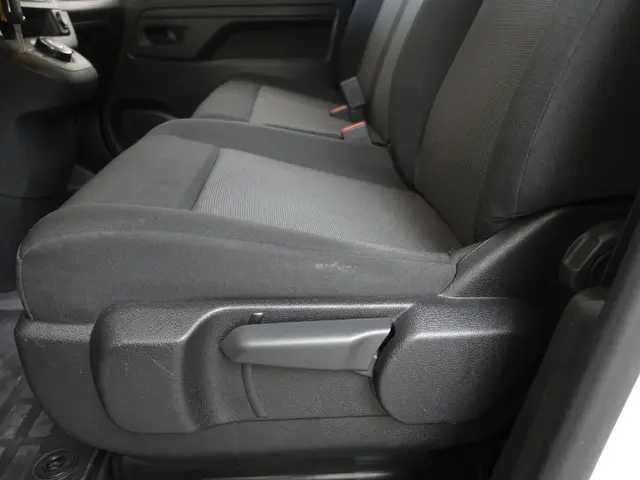 Opel Vivaro L2H1 Edition 145PK Automaat 2023 Diesel 17