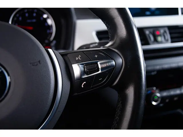 BMW X1 sDrive20i High Executive 2019 Benzine 37