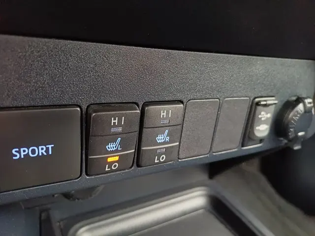 Toyota RAV4 2.0 Executive Business 4WD 2013 Benzine 52