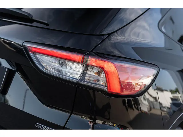 Ford Kuga 2.5 PHEV ST-Line X 2023 Hybride Benzine 17
