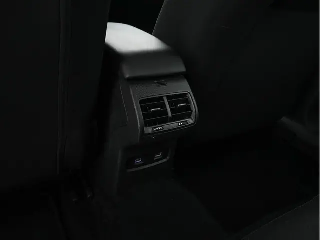 Citroën ë-C4 Feel 50 kWh [ 3-Fase ] 2021 Elektrisch 22