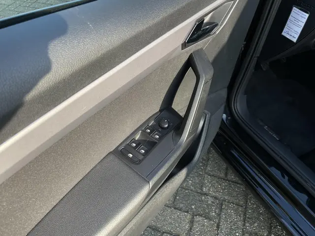 SEAT Ibiza 1.0 TSI FR Business Intense 2019 Benzine 8
