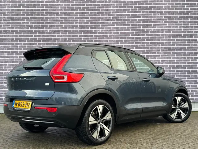 Volvo XC40 3