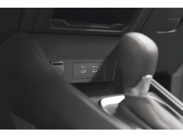 Renault Captur Mild Hybrid 160 EDC Techno 2024 Benzine 46