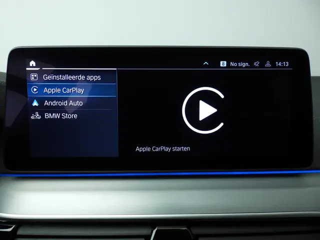 BMW 5 Serie Touring 530e 2024 Hybride Benzine 38