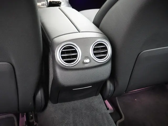 Mercedes-Benz E-Klasse 200 Sport Edition 2019 Benzine 18