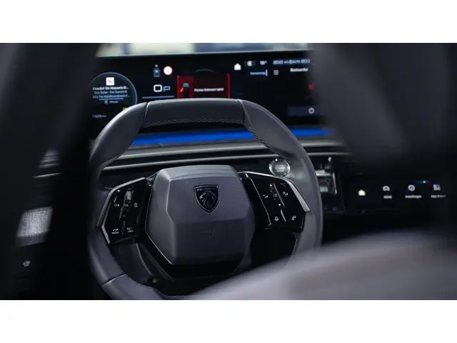 Peugeot 5008 1.2 PureTech Allure 2024 Benzine 46