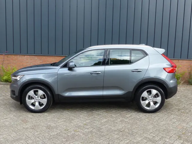 Volvo XC40 T5 AWD Momentum 2018 Benzine 2